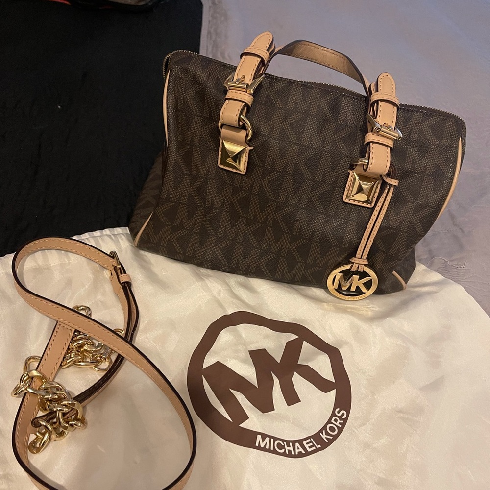 Michael Kors médium Grayson duffle bag. SOLD‼️‼️‼️